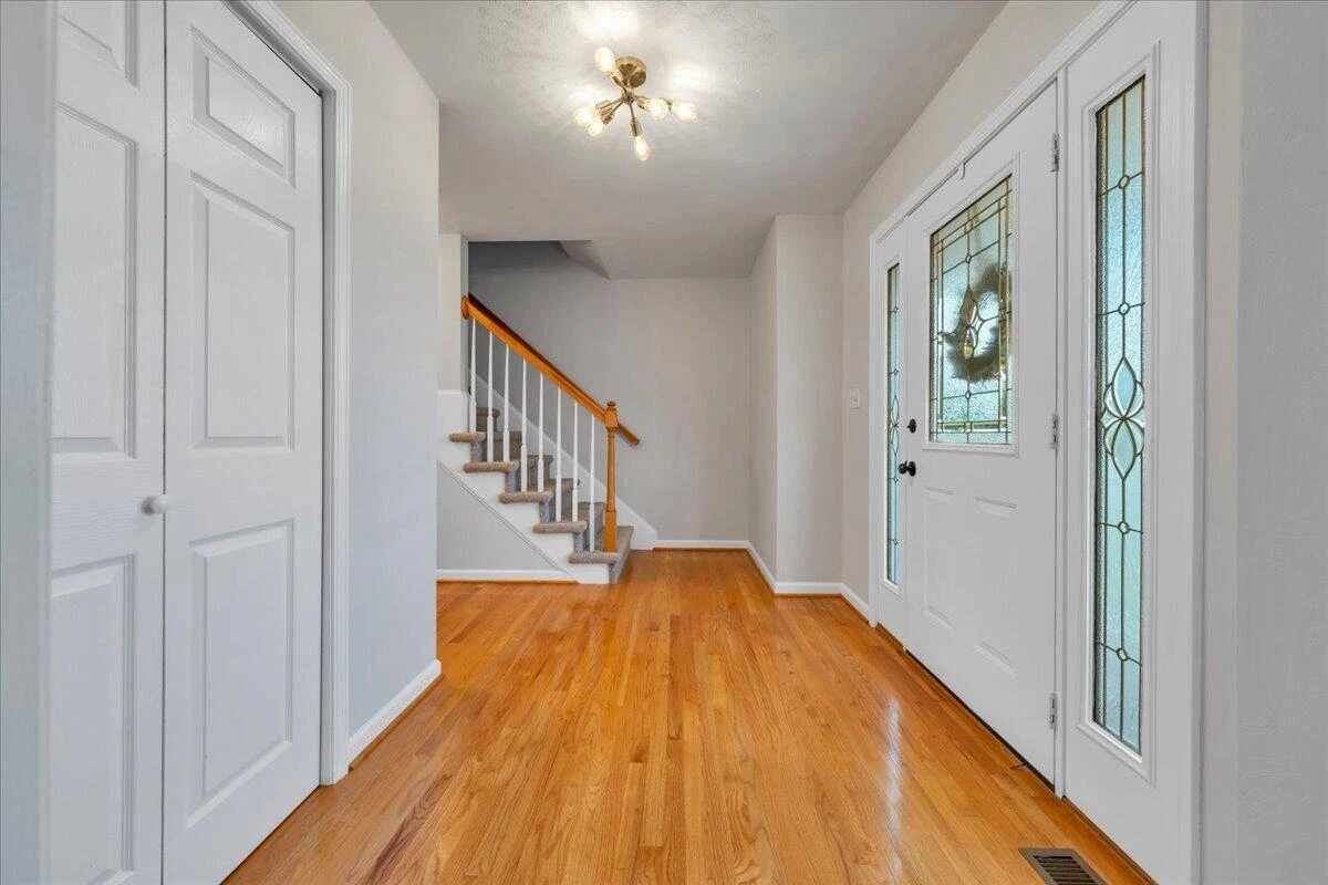 122 Yorktown RD - Photo 6