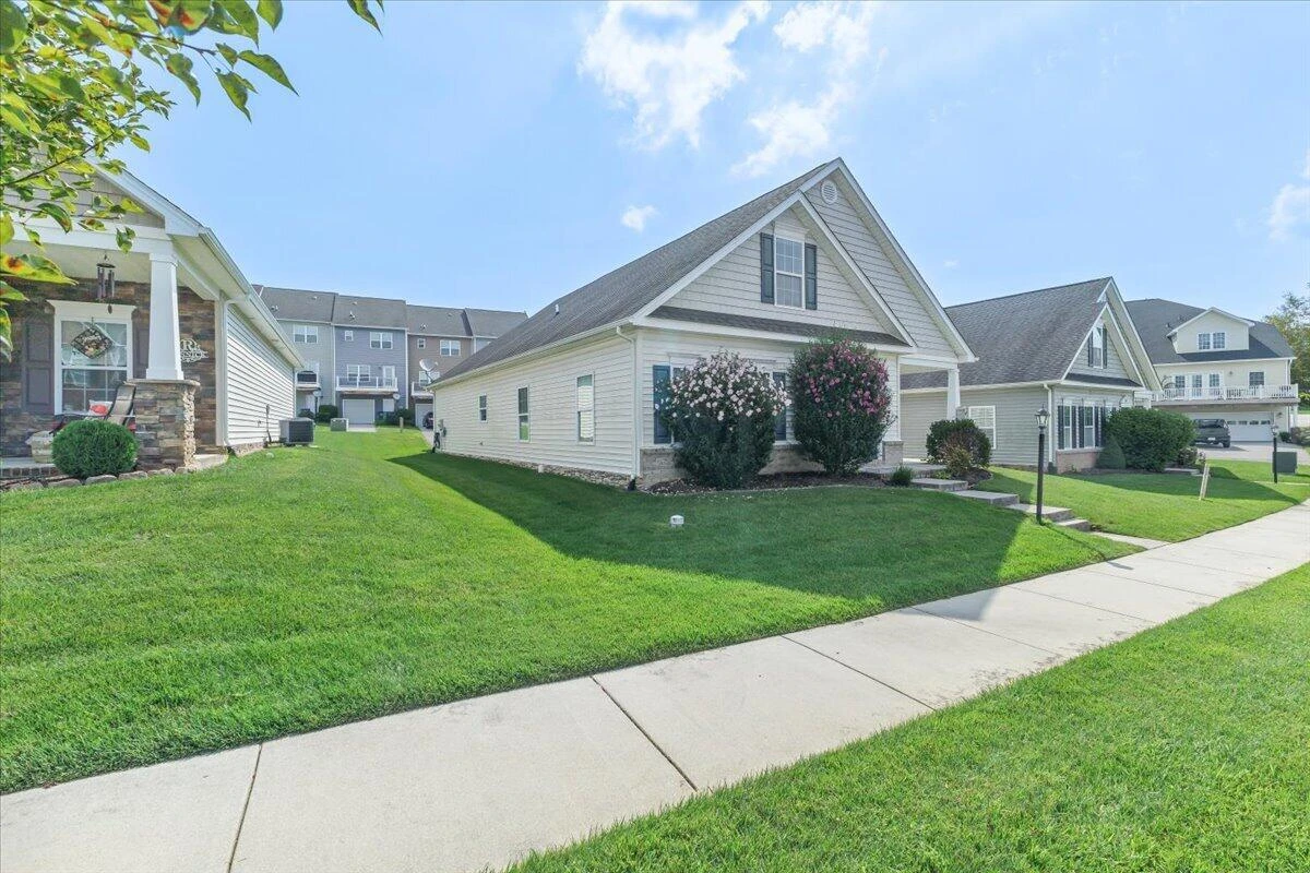 110 Roudabush DR NW - Photo 2