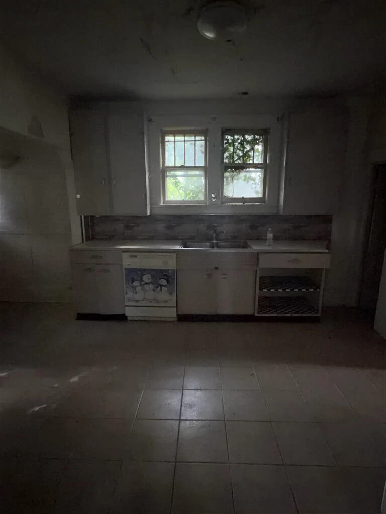 2713 Spring Hollow AVE NW - Photo 3