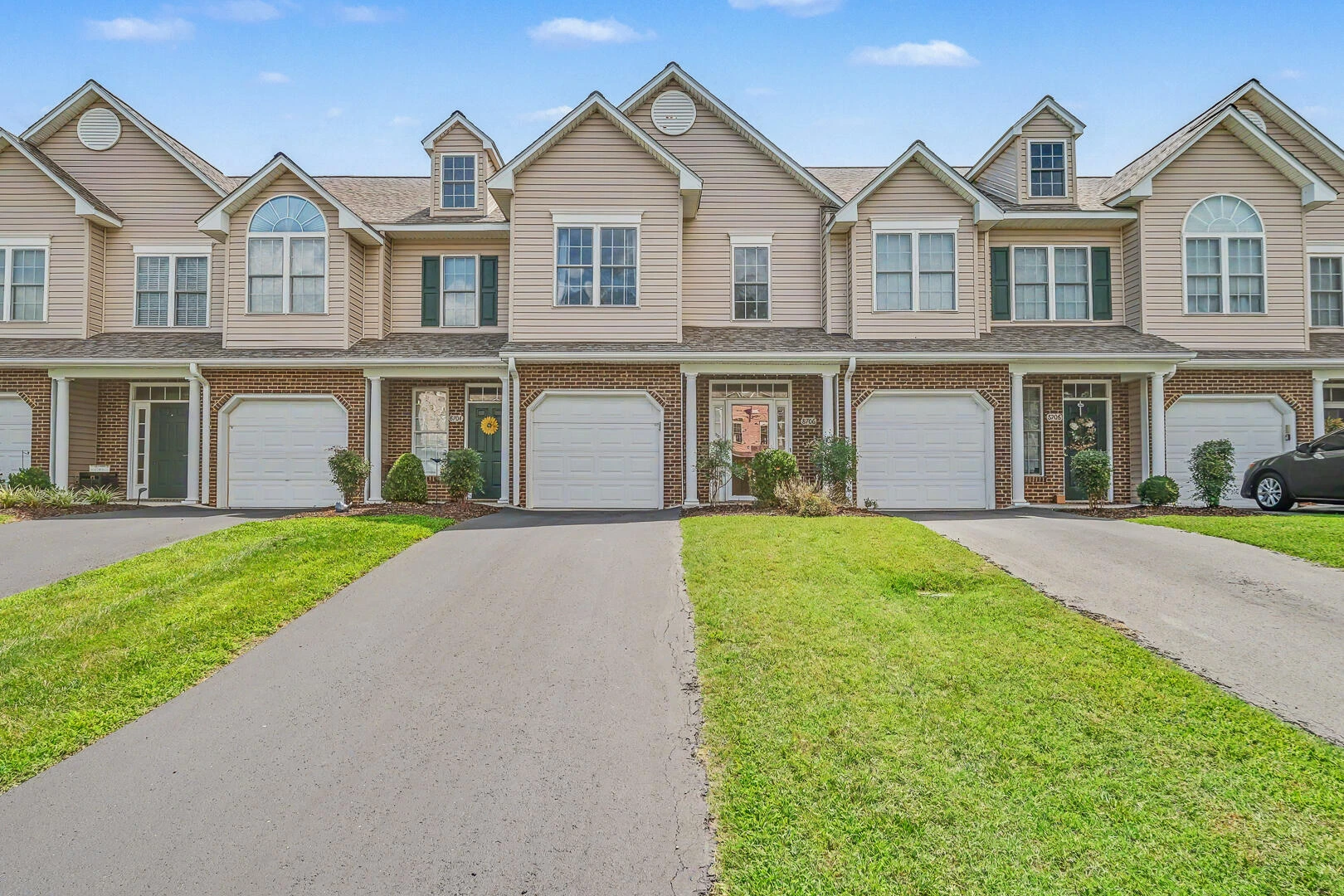 8706 Little Hoop RD - Photo 2