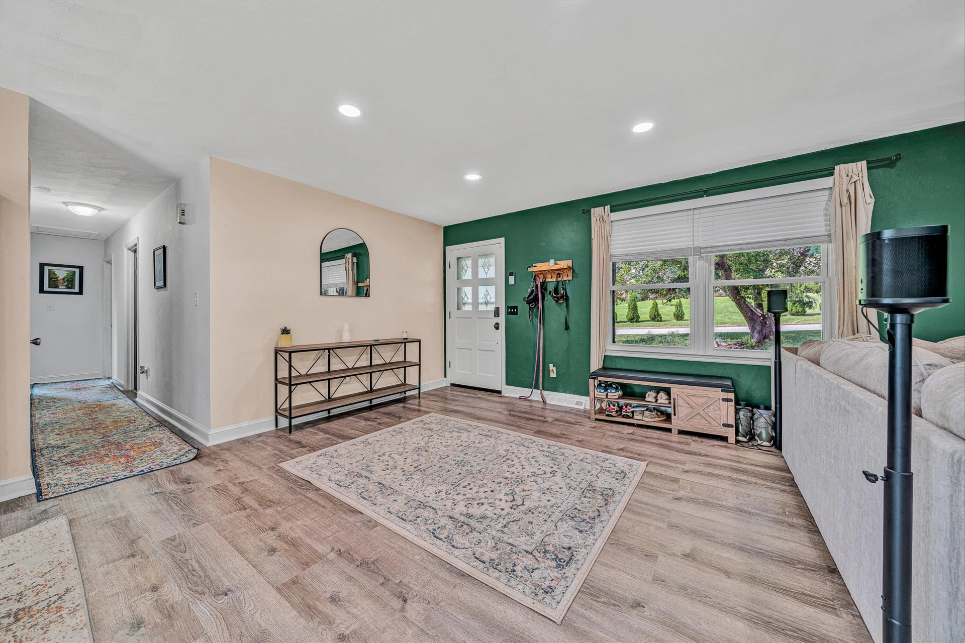 526 Aragona DR - Photo 4