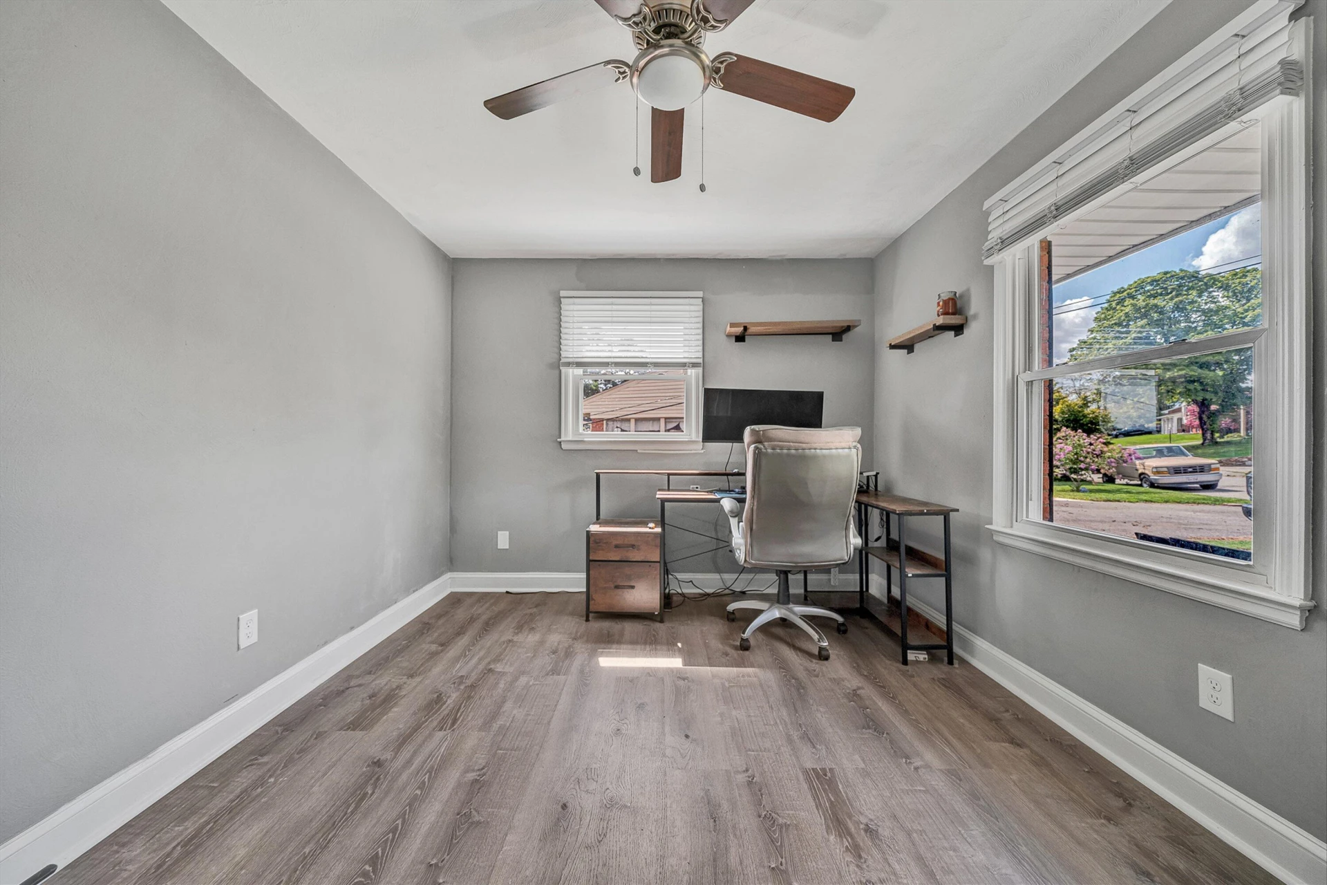 526 Aragona DR - Photo 16