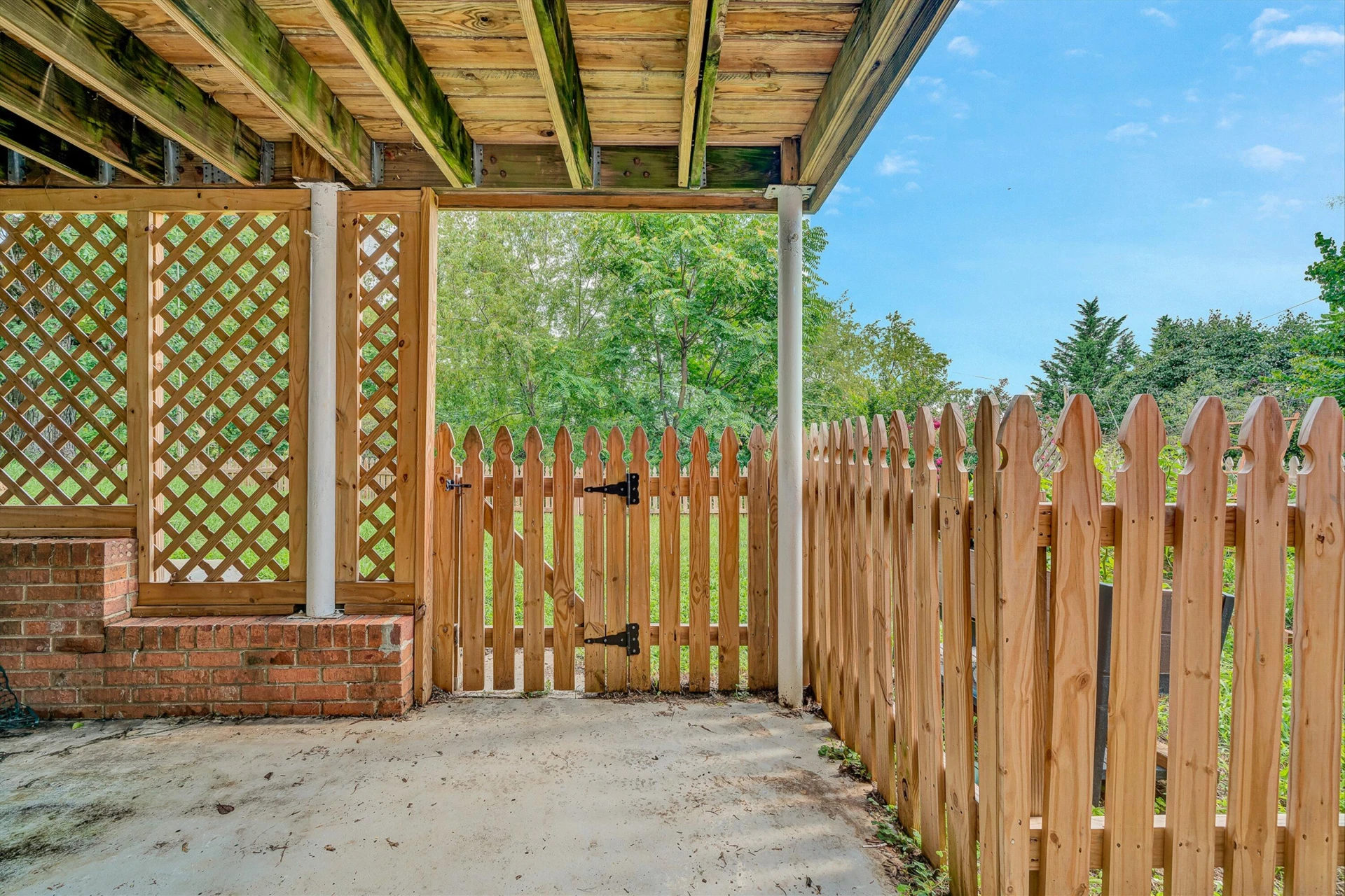 526 Aragona DR - Photo 31