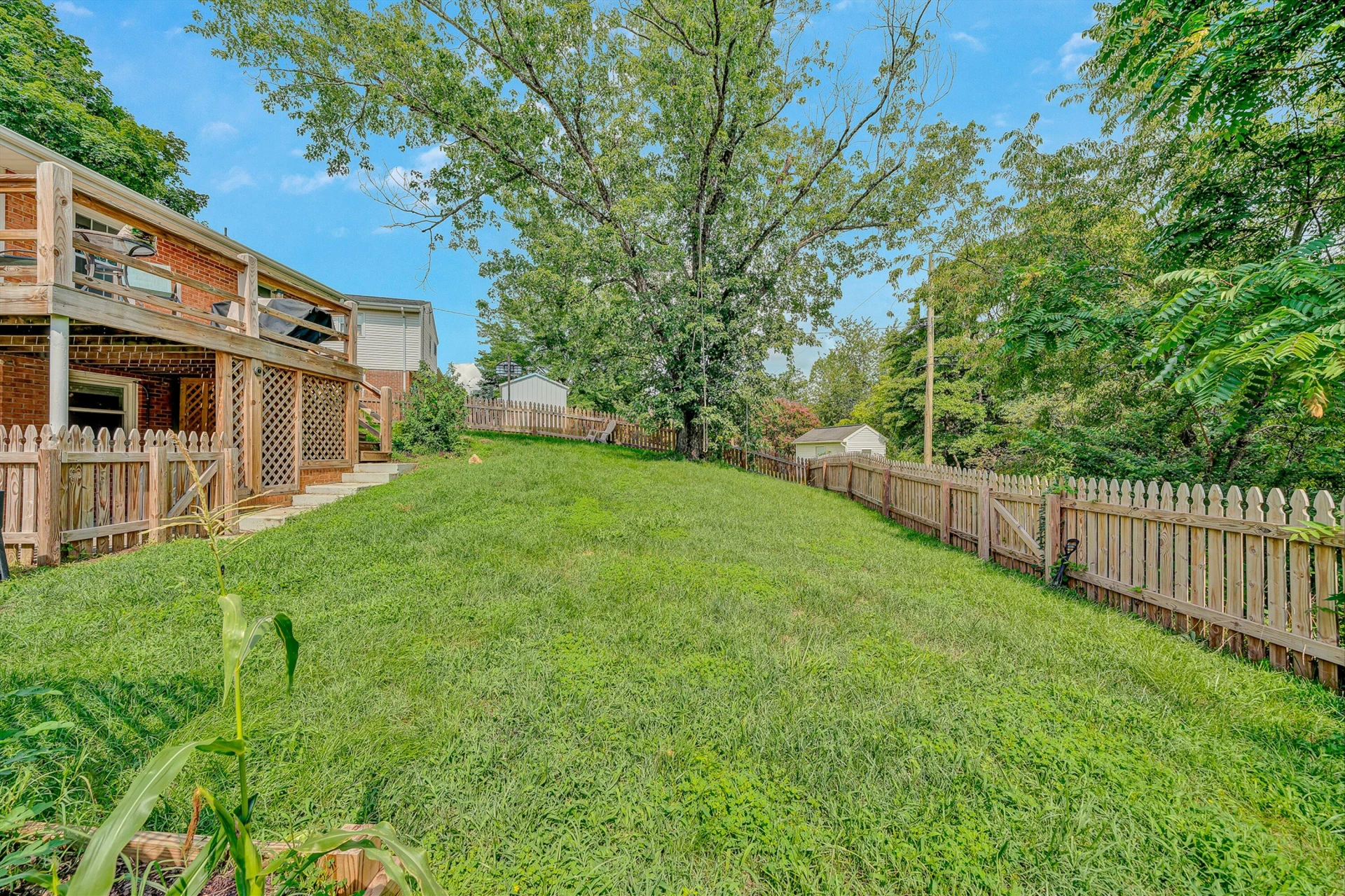 526 Aragona DR - Photo 34