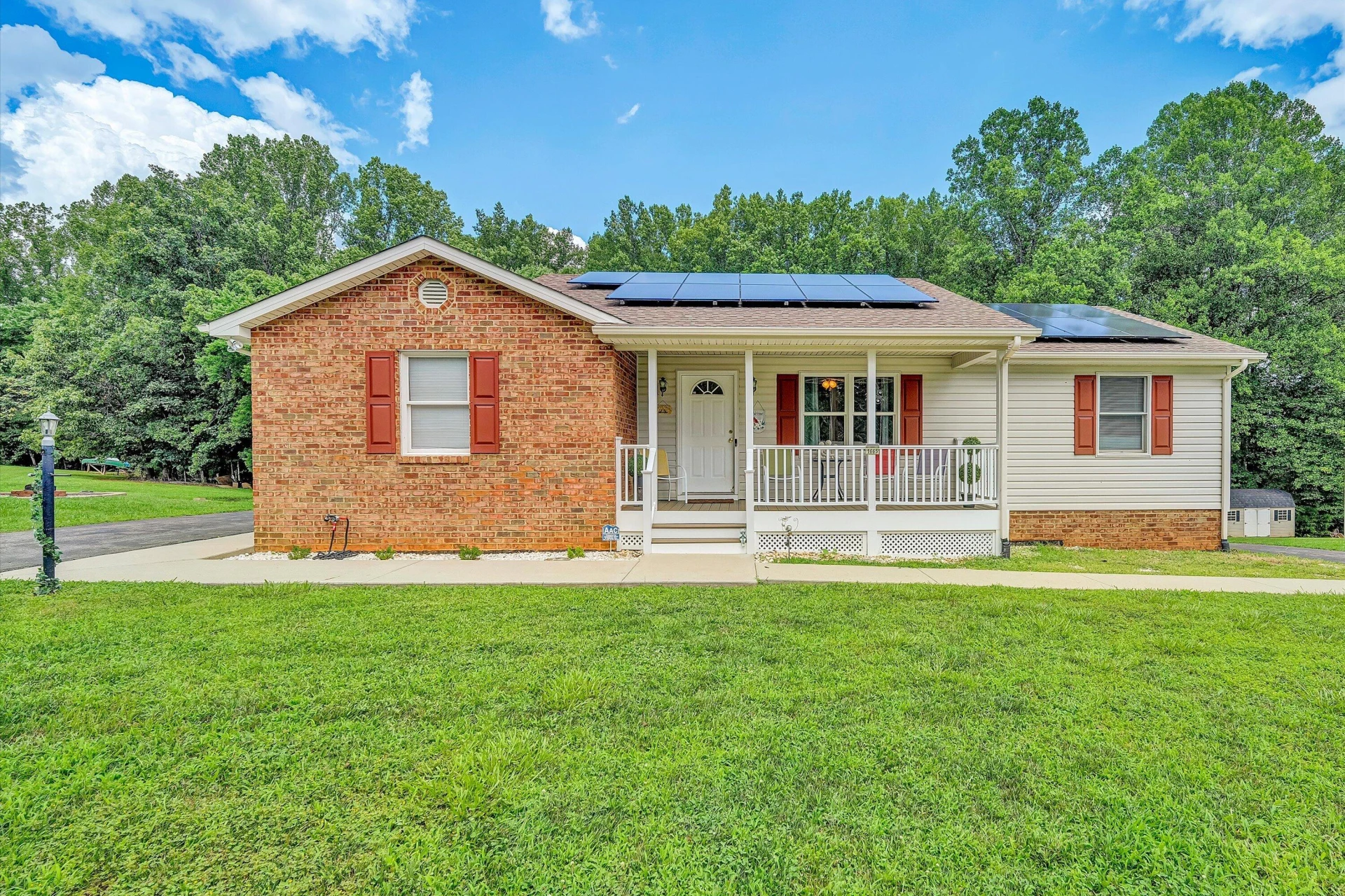 1665 Bellevue RD