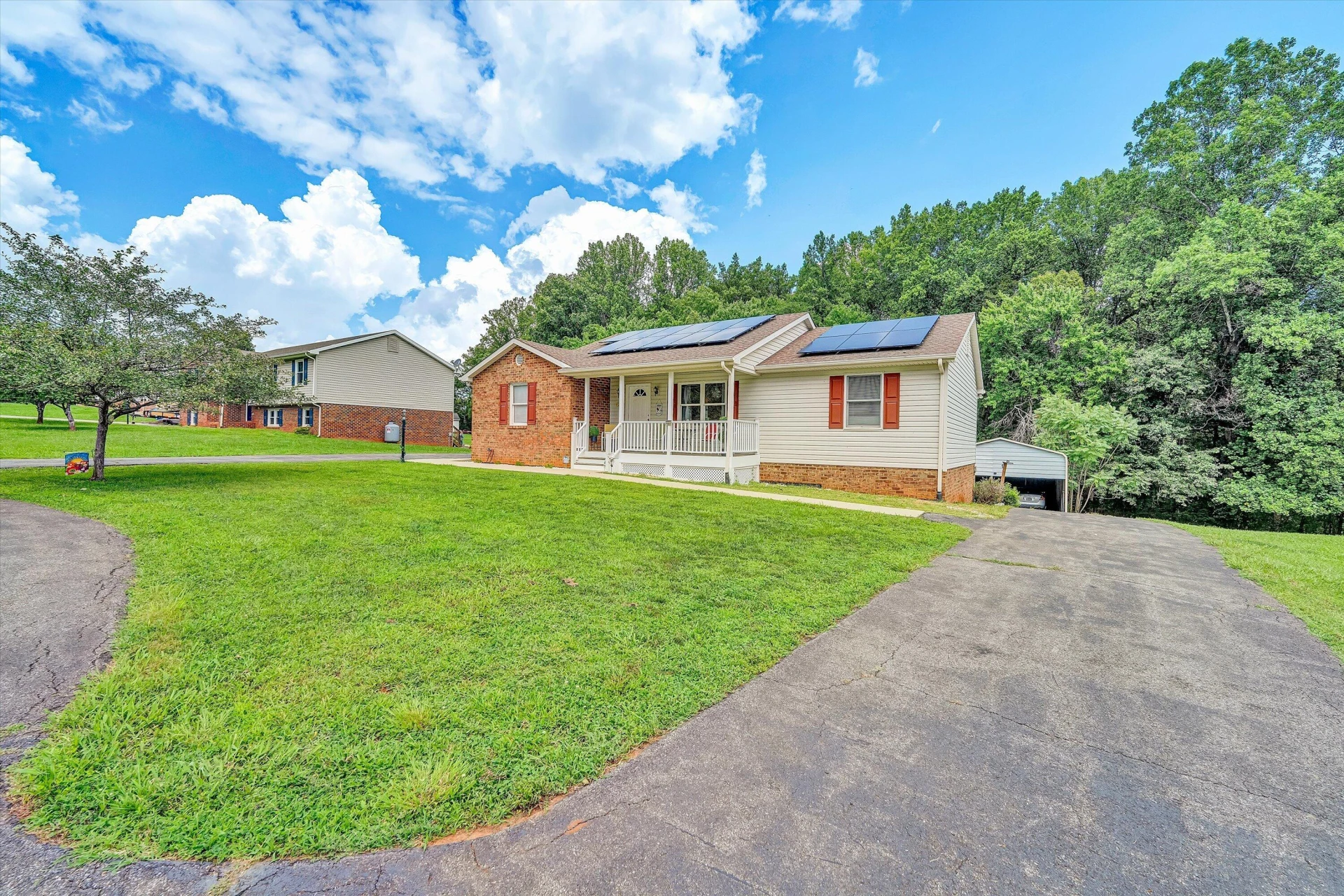 1665 Bellevue RD - Photo 2
