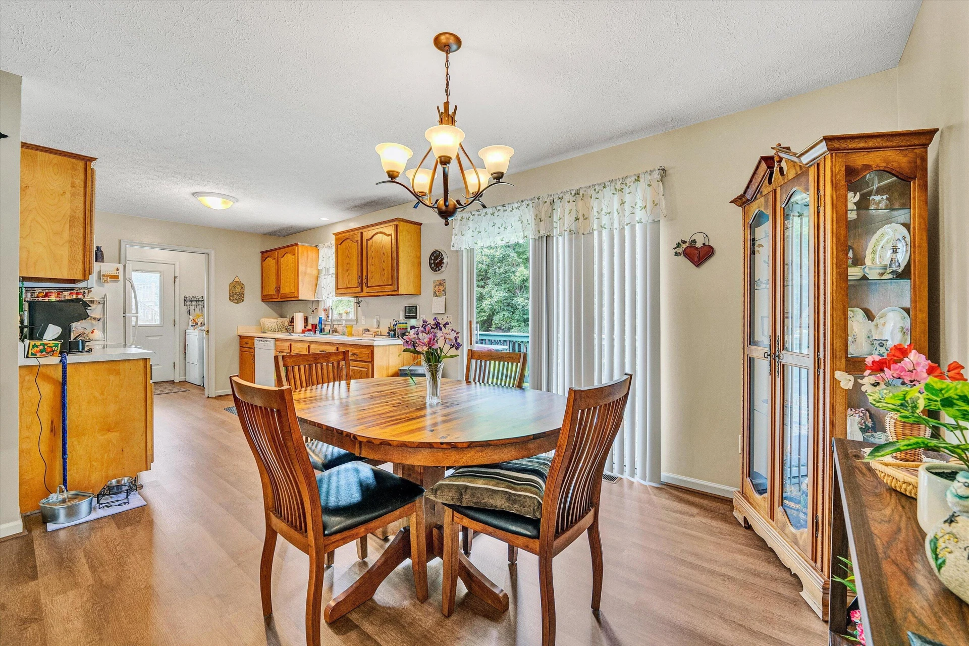 1665 Bellevue RD - Photo 7