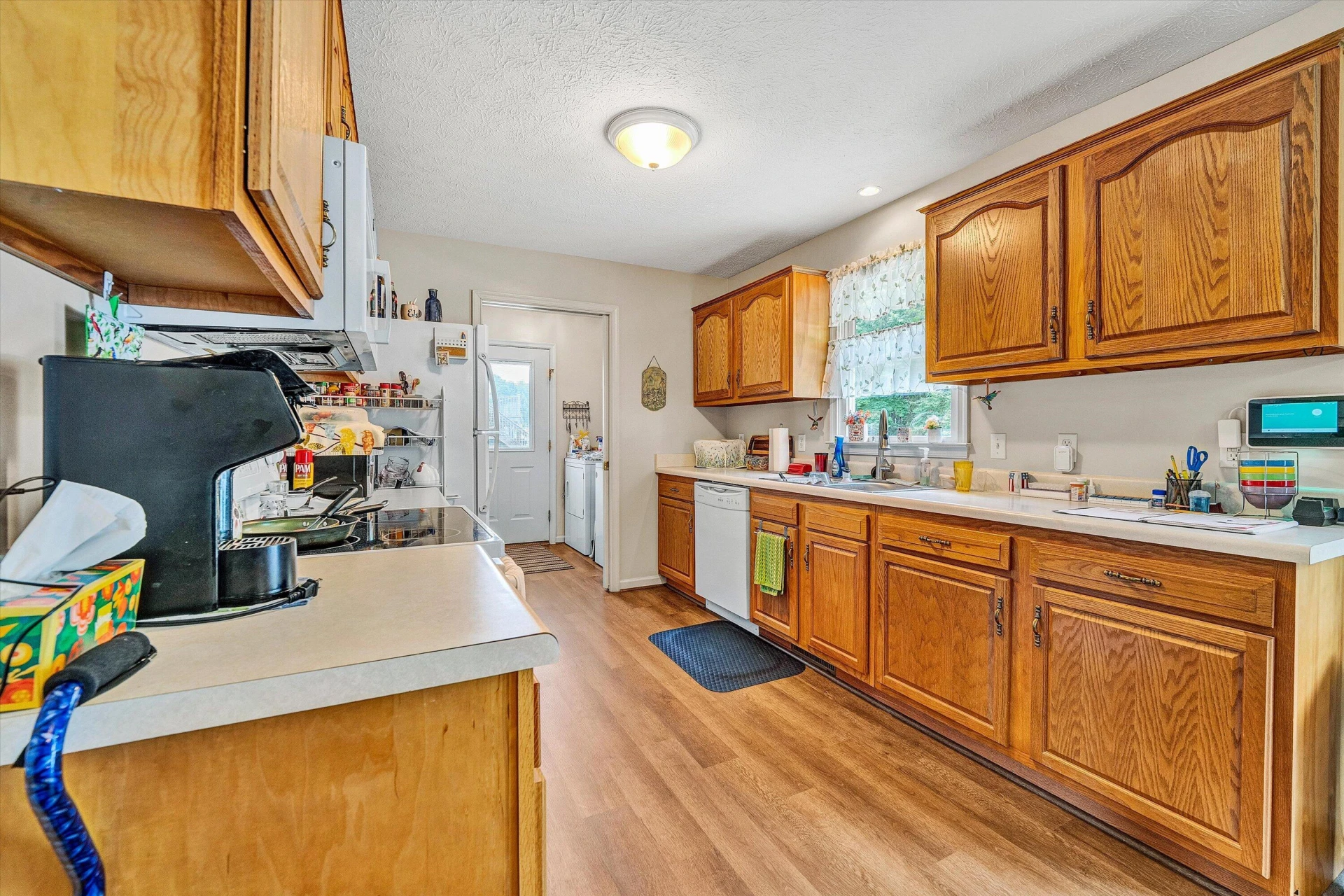 1665 Bellevue RD - Photo 9