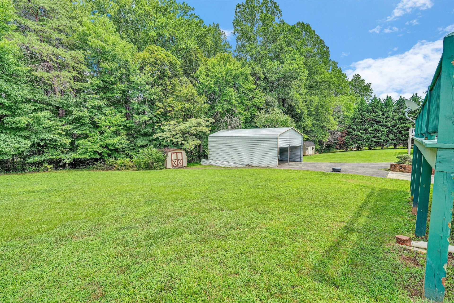 1665 Bellevue RD - Photo 32