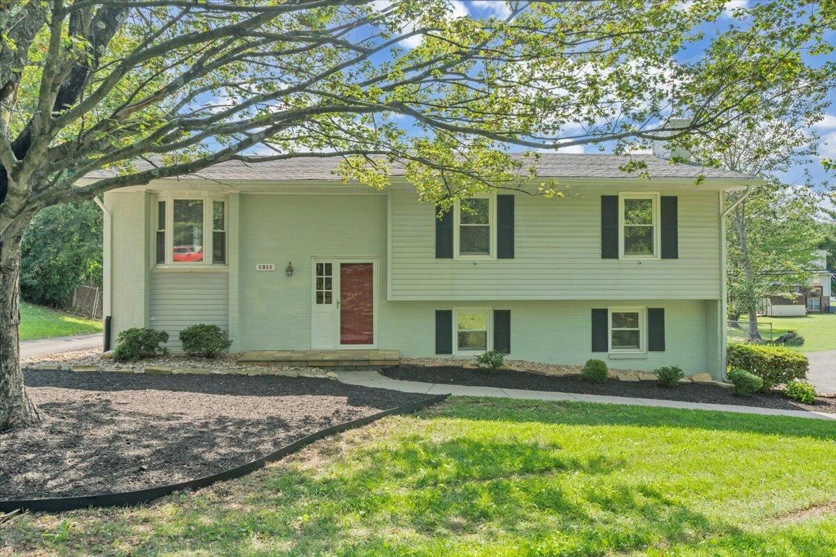 1311 Catawba RD