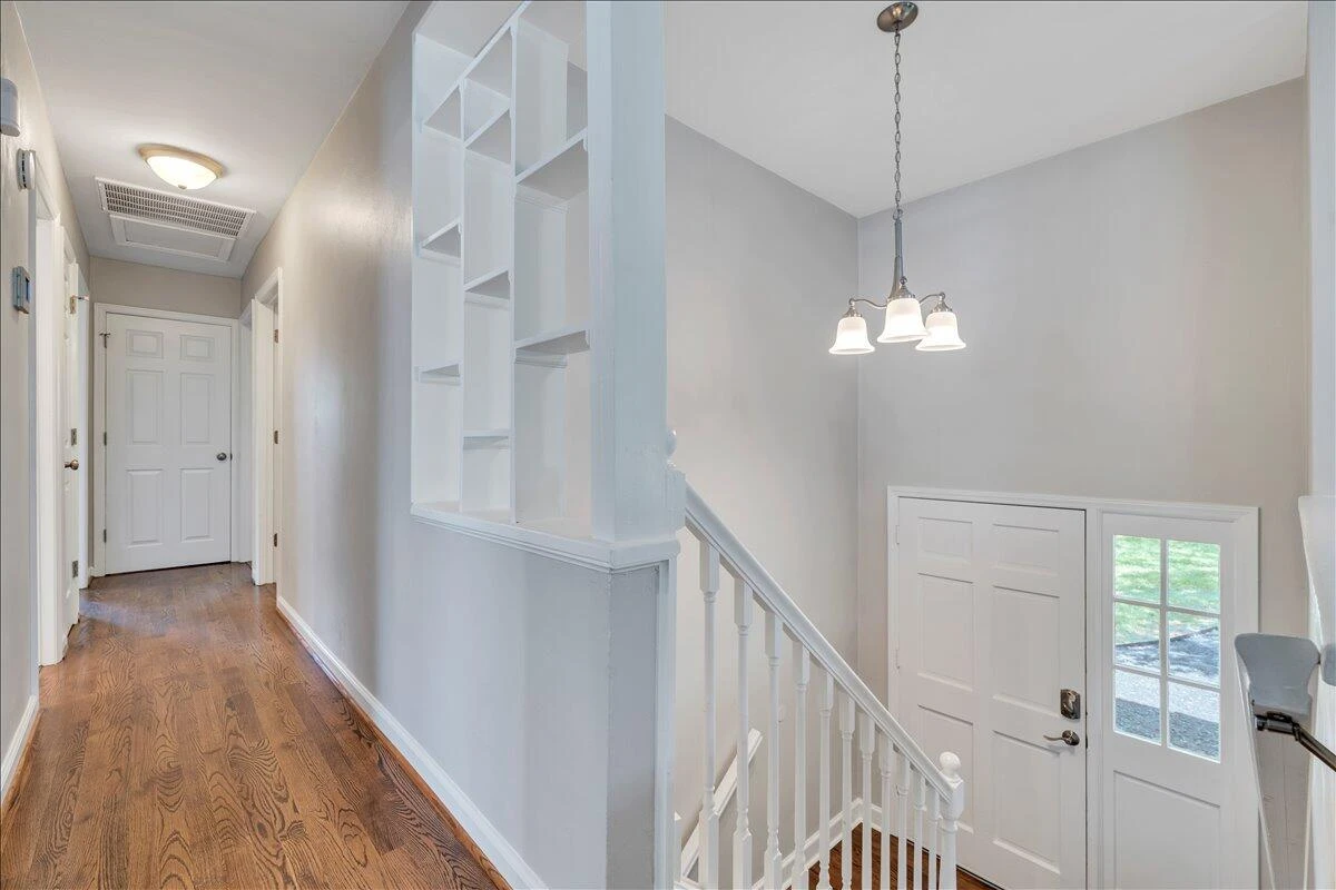 1311 Catawba RD - Photo 3
