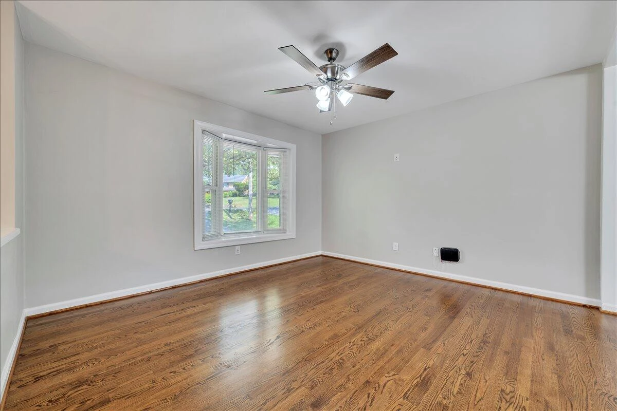 1311 Catawba RD - Photo 4