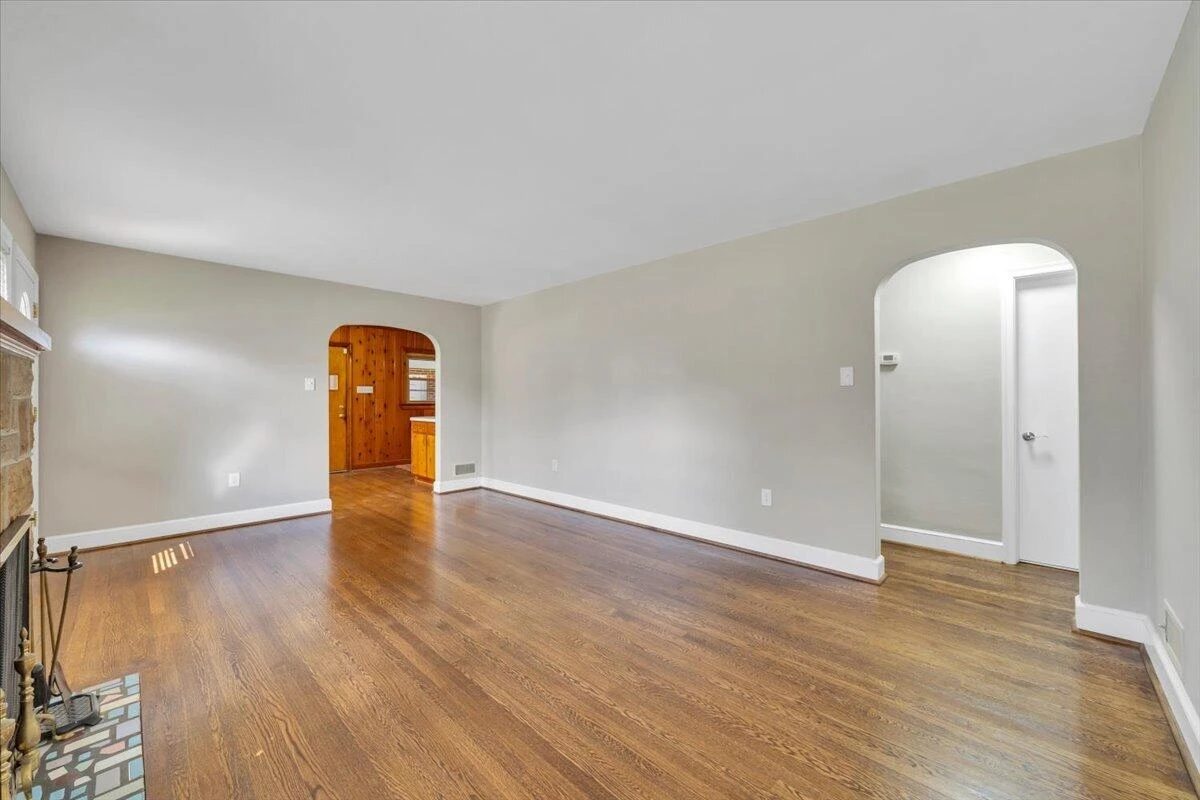 3110 Maplelawn AVE NW - Photo 11