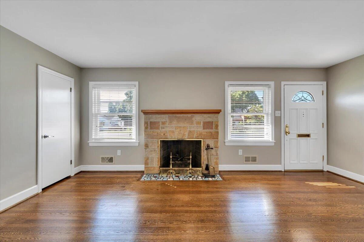 3110 Maplelawn AVE NW - Photo 12