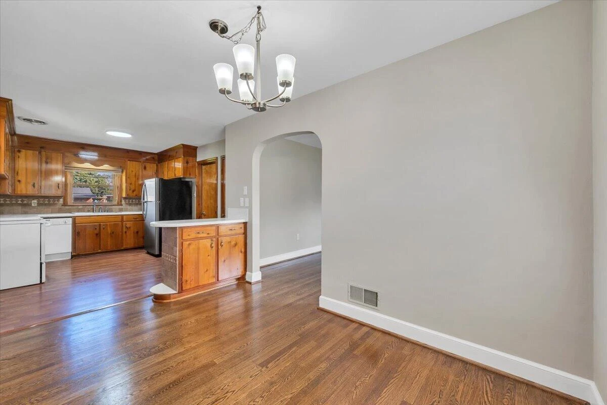3110 Maplelawn AVE NW - Photo 14
