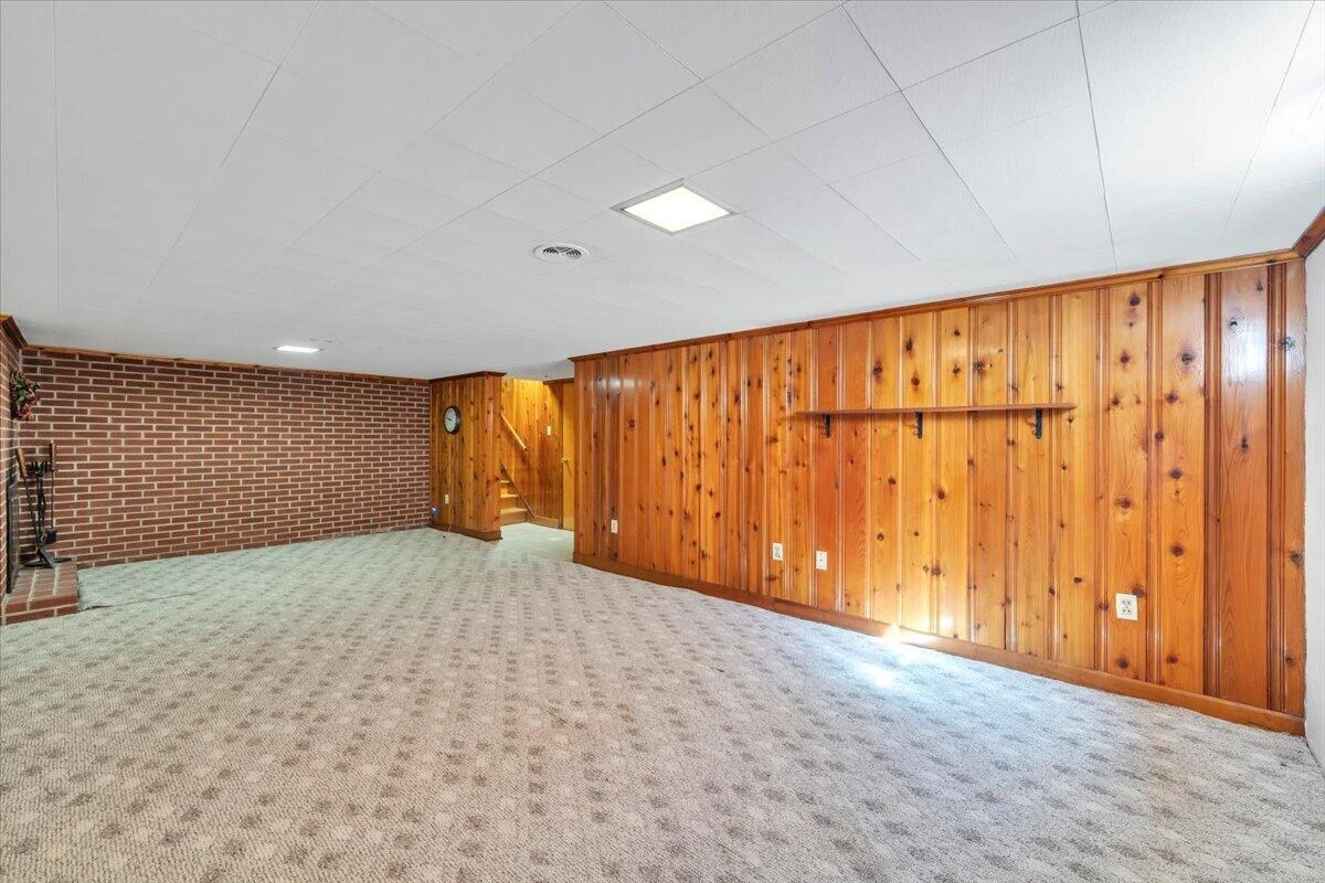 3110 Maplelawn AVE NW - Photo 29