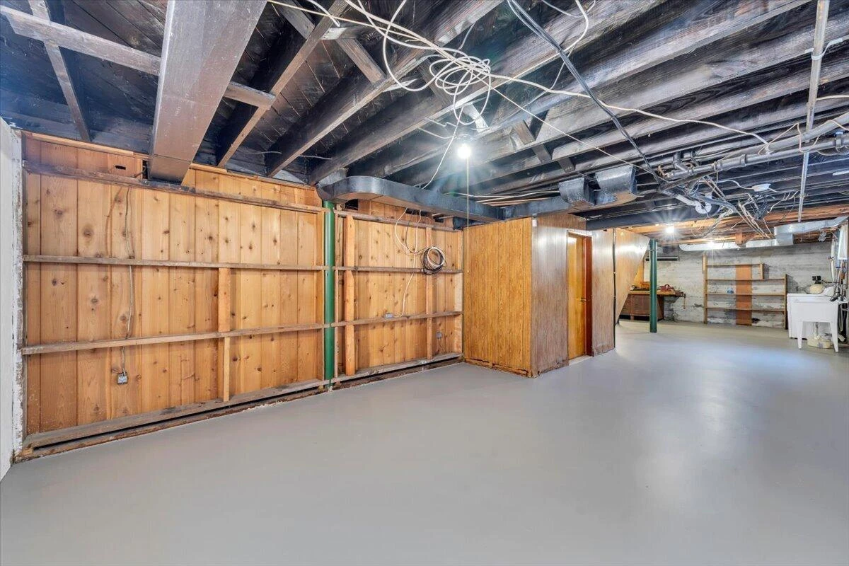 3110 Maplelawn AVE NW - Photo 32
