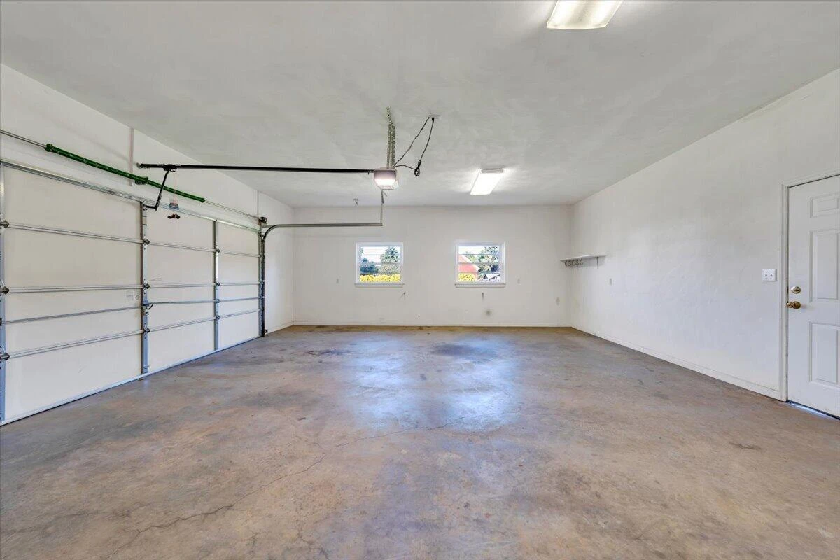 3110 Maplelawn AVE NW - Photo 36
