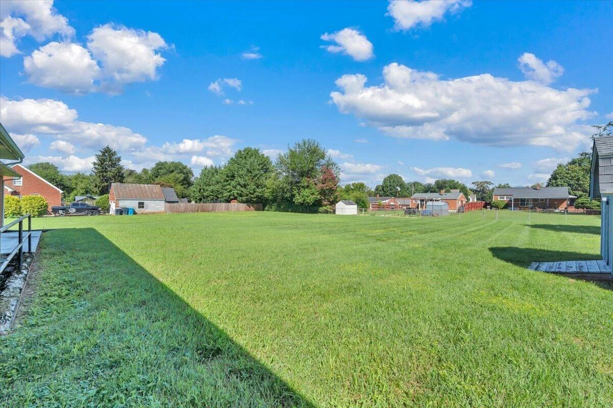 3110 Maplelawn AVE NW - Photo 45
