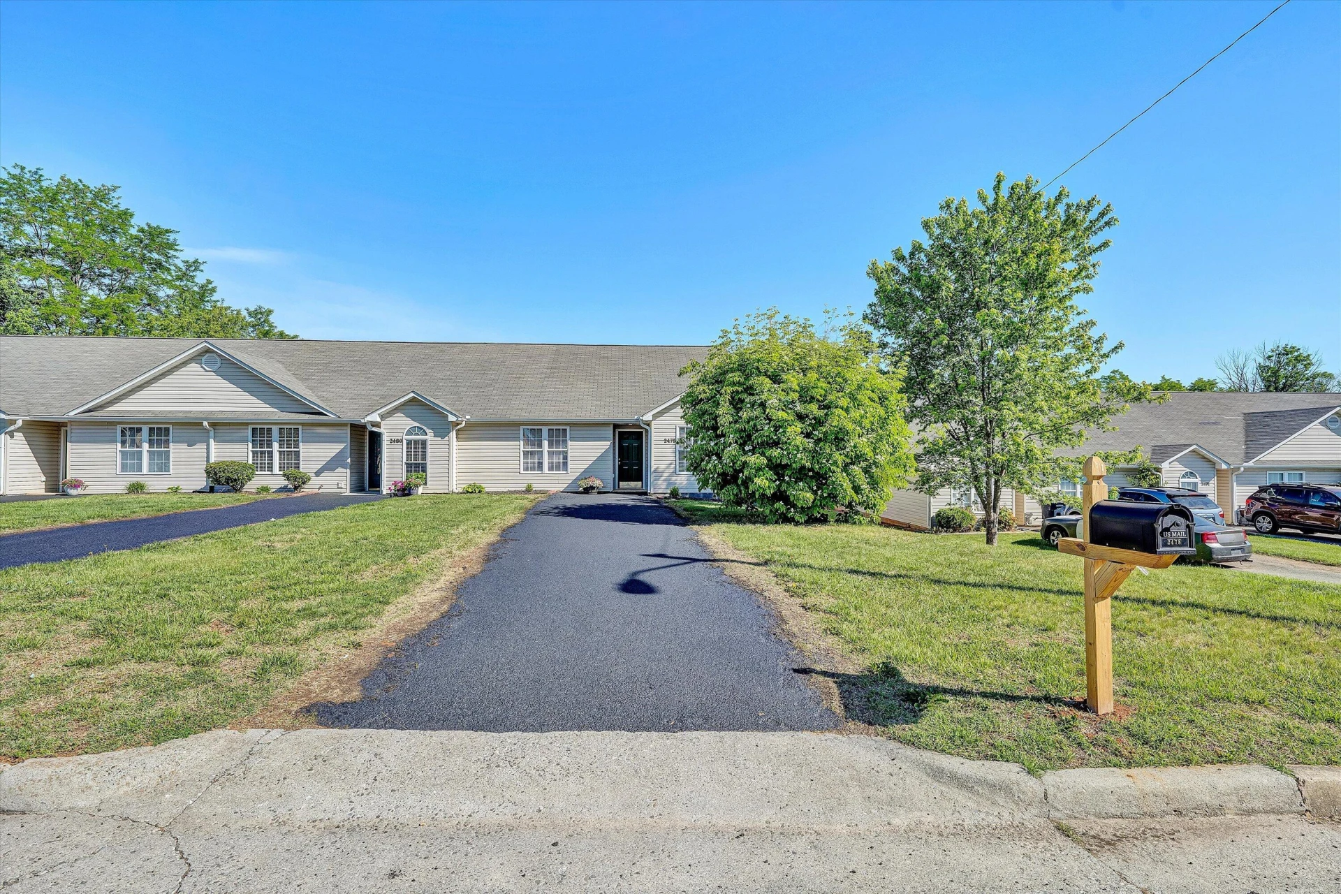 2478 Tuckawana CIR NW - Photo 3