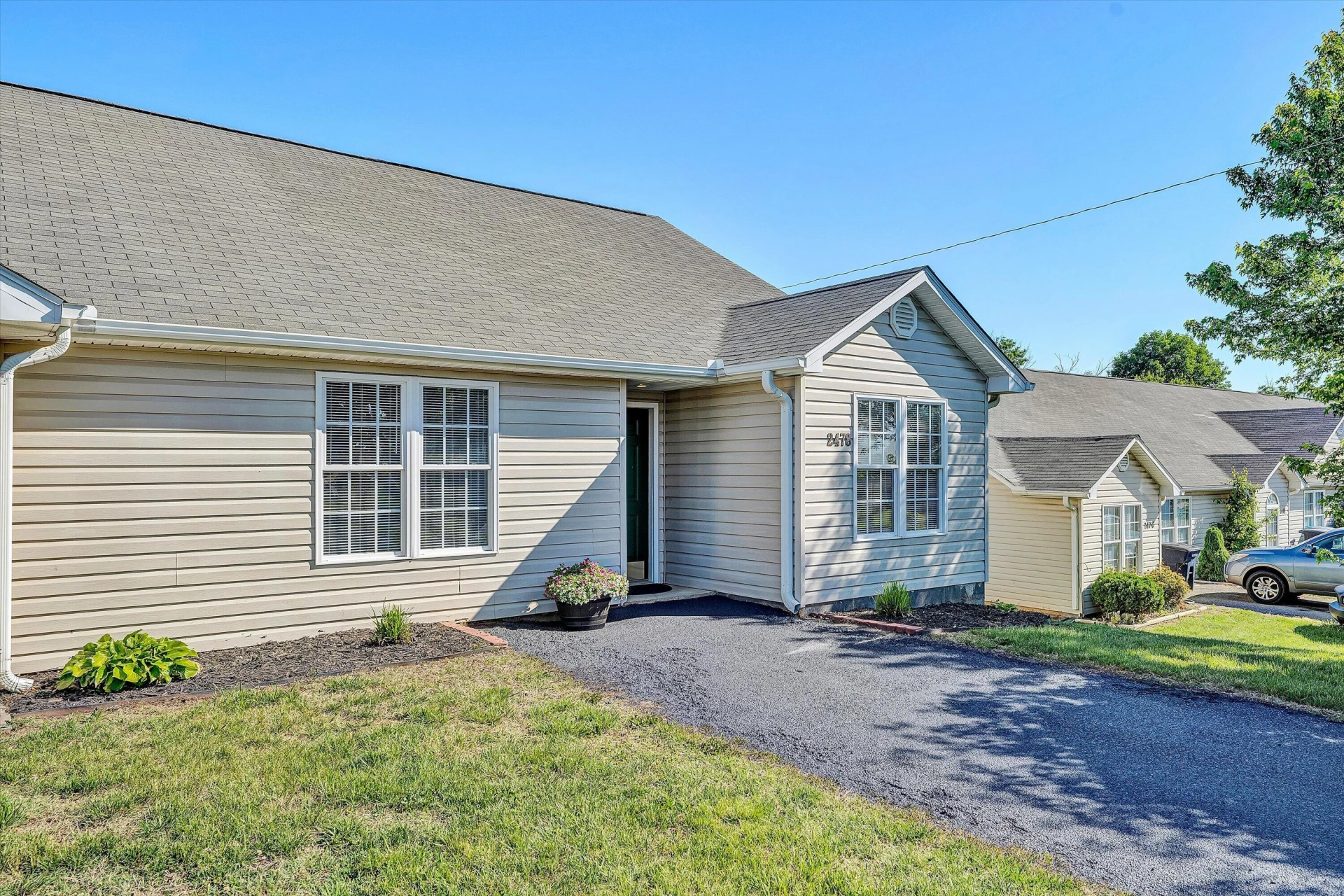 2478 Tuckawana CIR NW - Photo 4