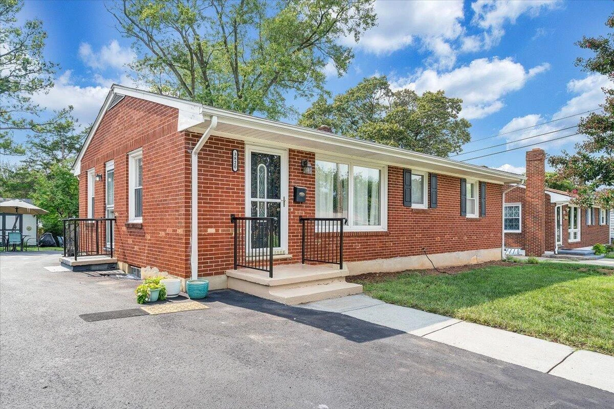 3820 Fleming AVE NE - Photo 3