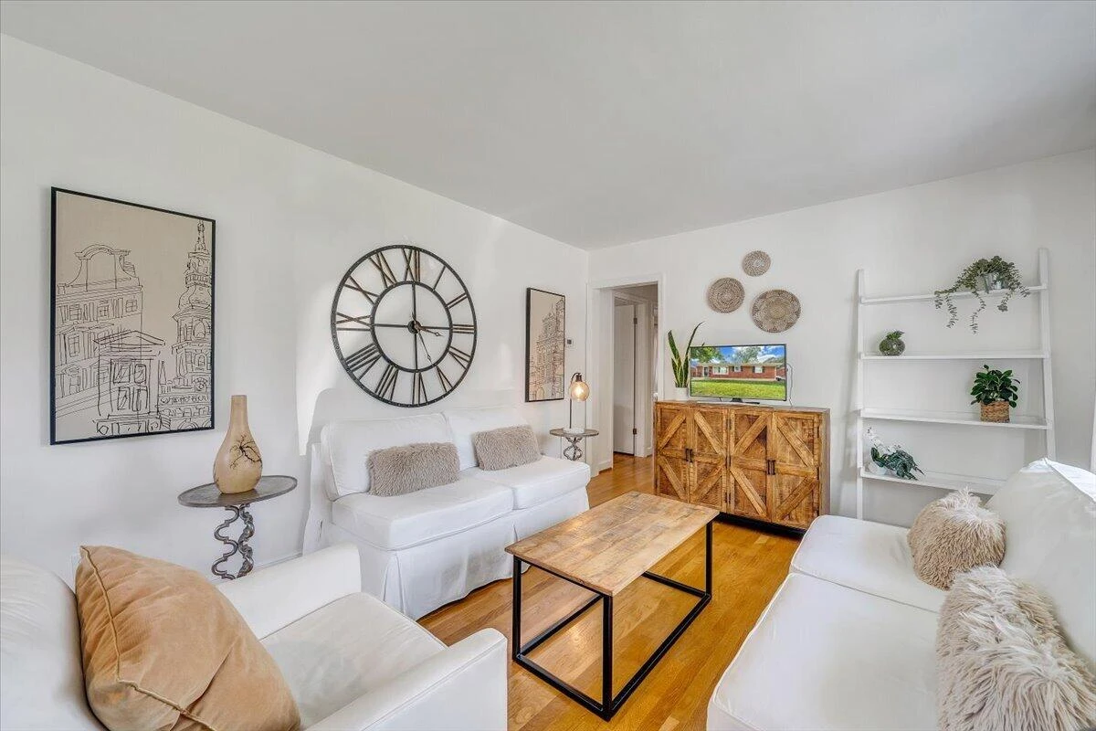 3820 Fleming AVE NE - Photo 4
