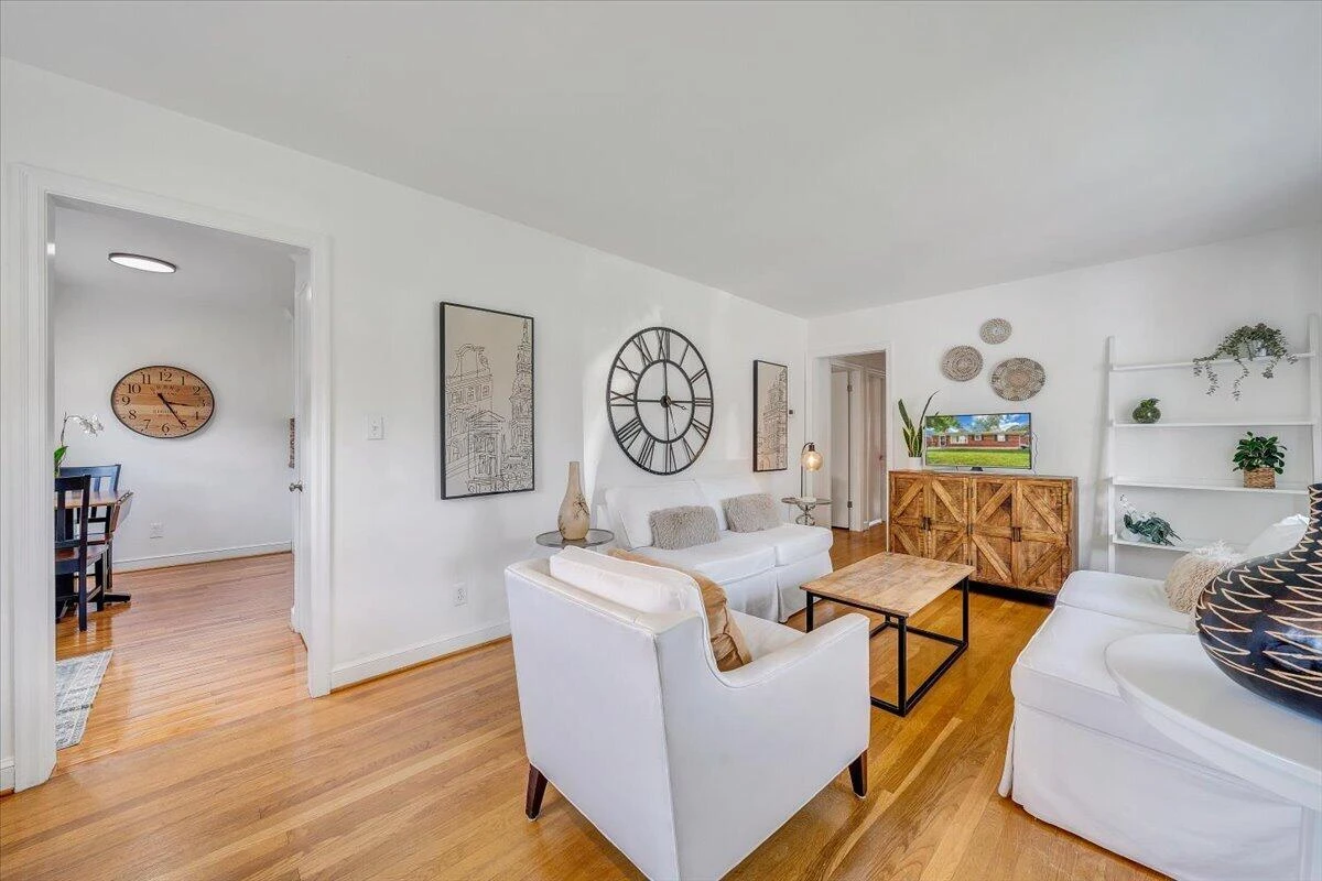 3820 Fleming AVE NE - Photo 5