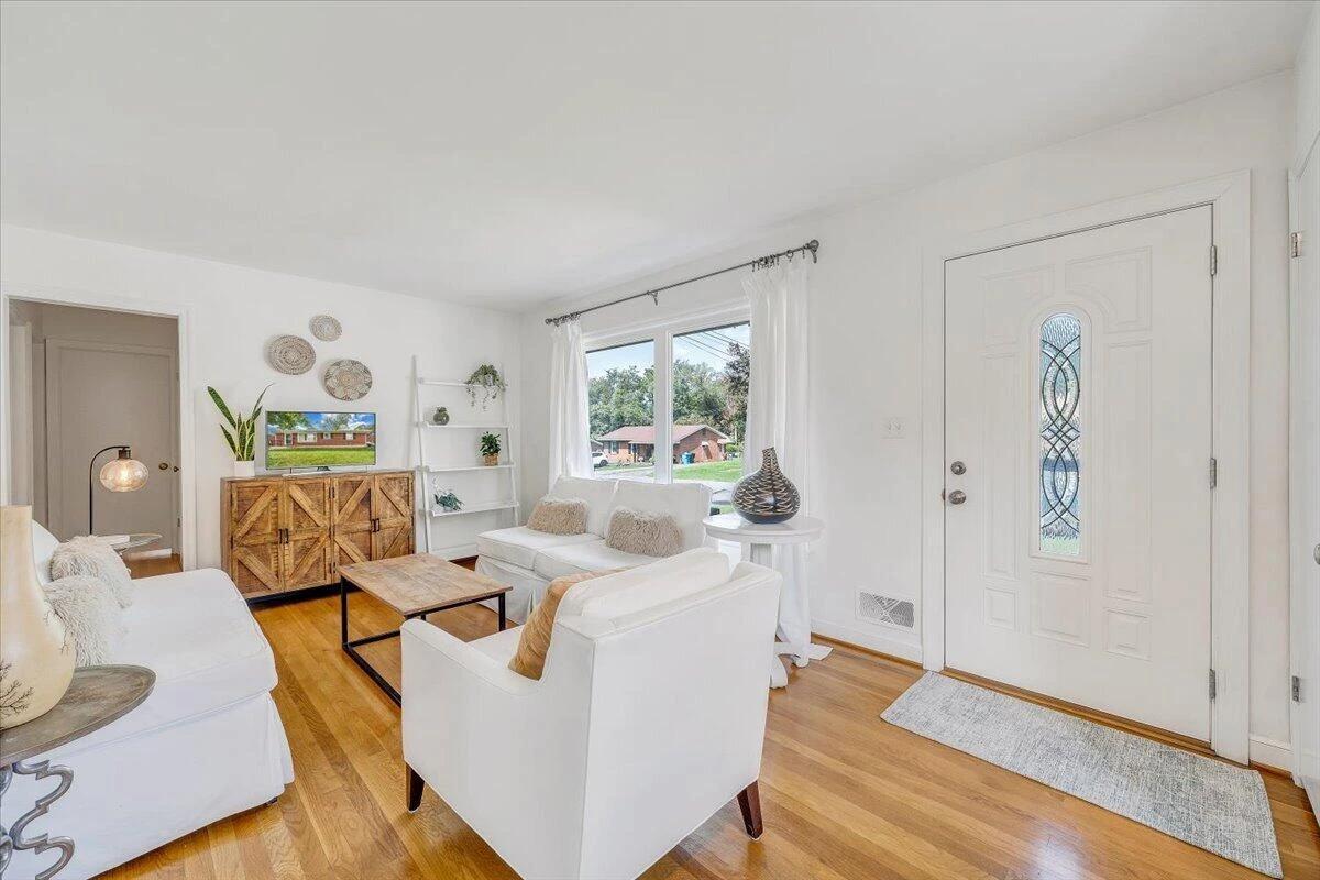3820 Fleming AVE NE - Photo 6