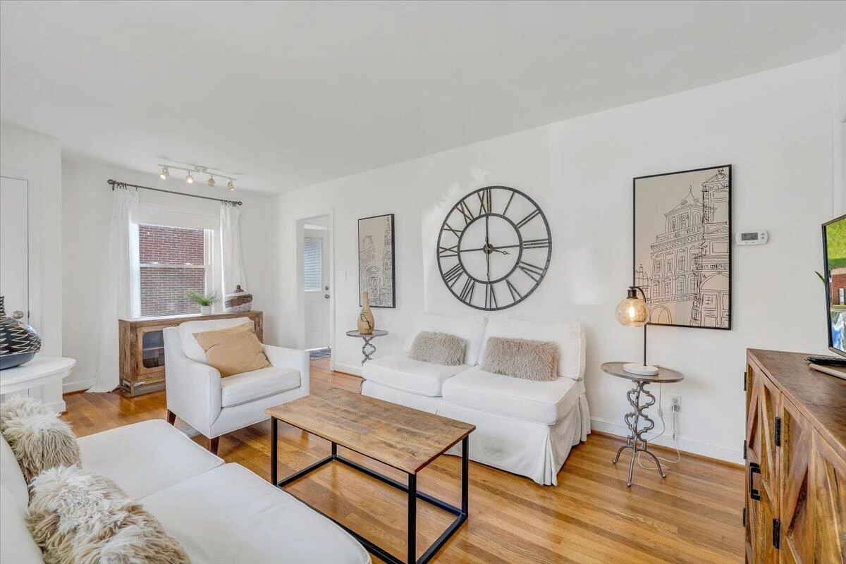 3820 Fleming AVE NE - Photo 8