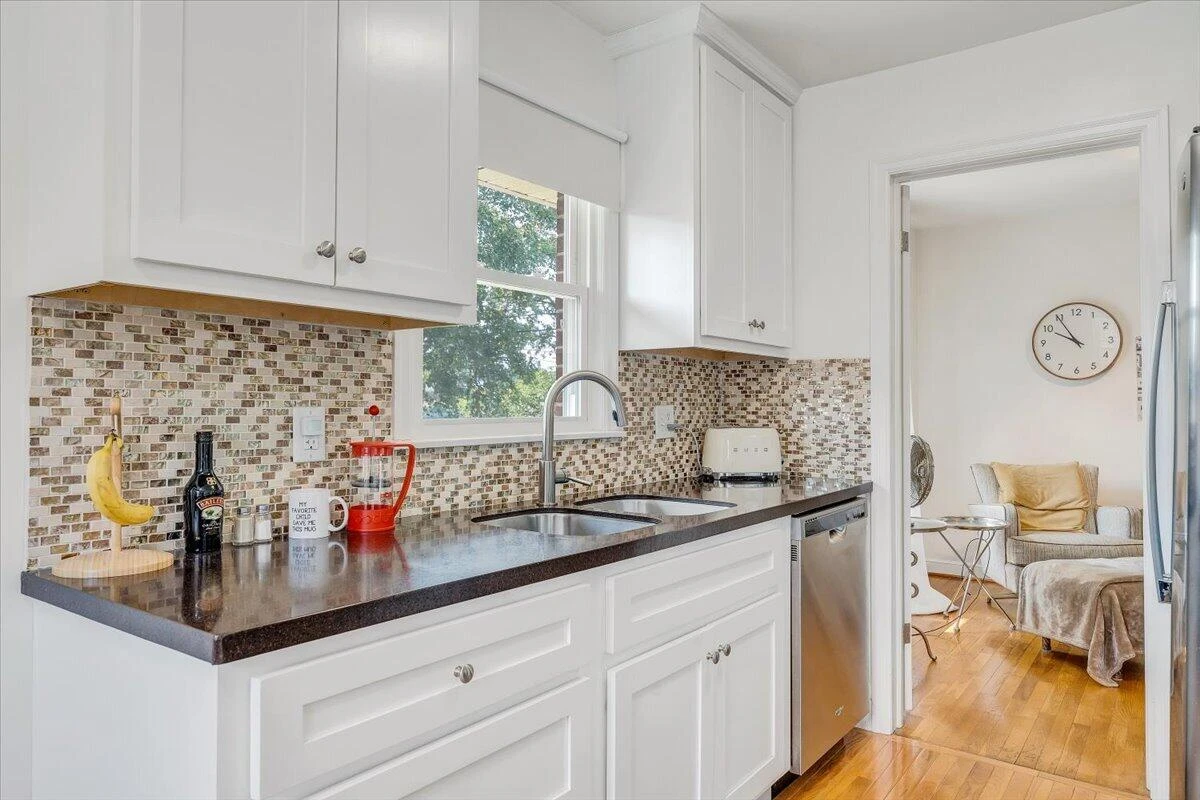 3820 Fleming AVE NE - Photo 10