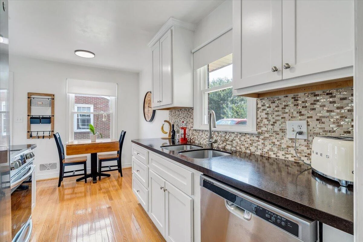 3820 Fleming AVE NE - Photo 14