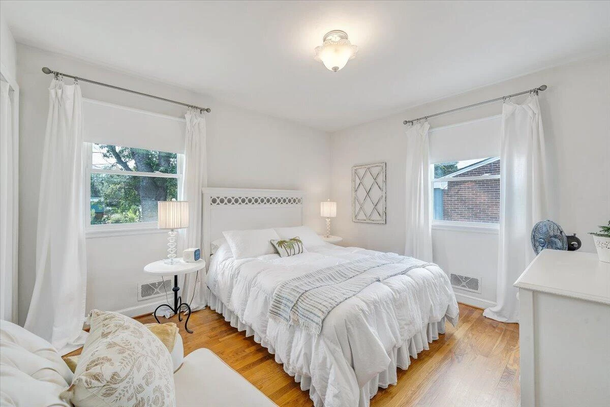 3820 Fleming AVE NE - Photo 20