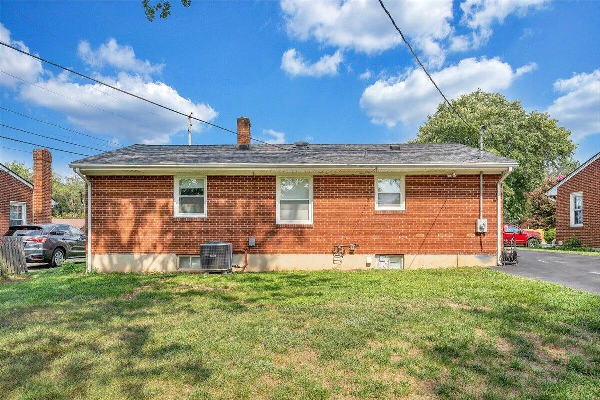 3820 Fleming AVE NE - Photo 25