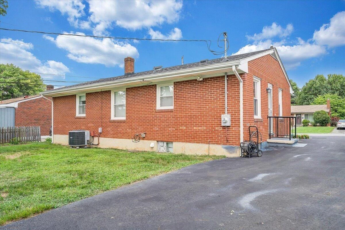 3820 Fleming AVE NE - Photo 27