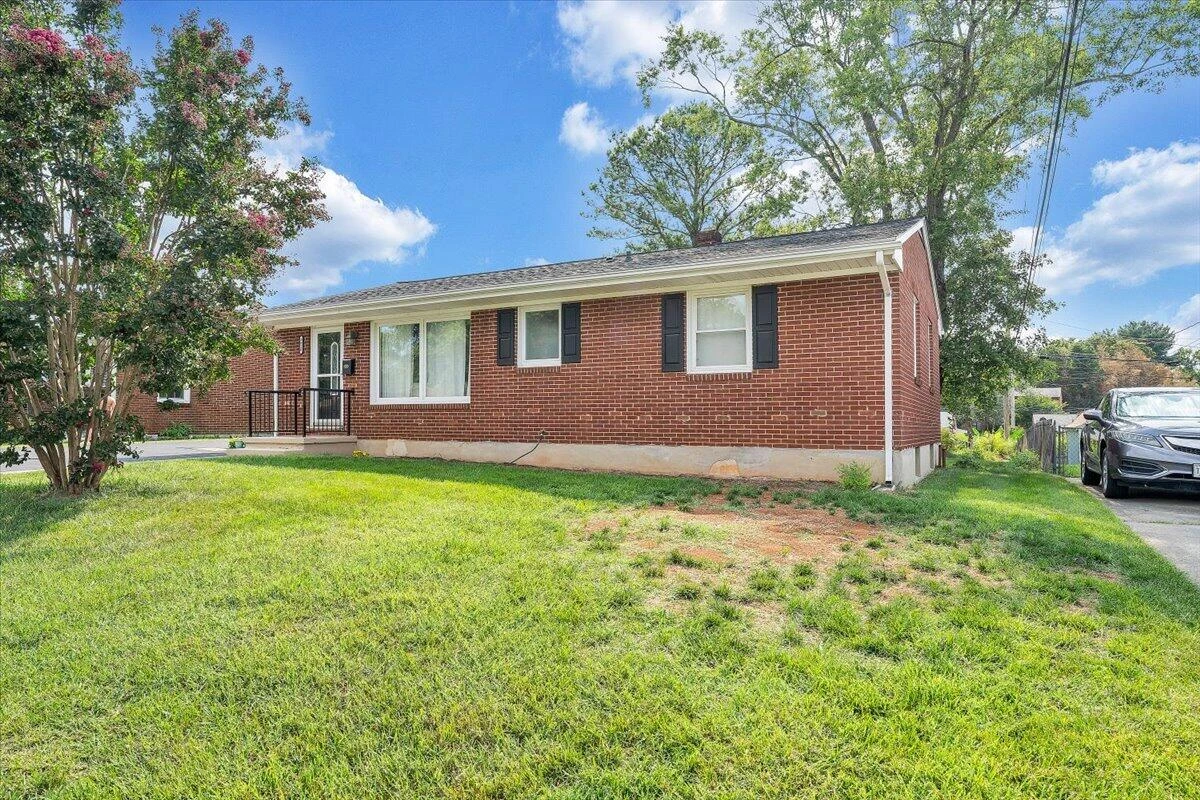 3820 Fleming AVE NE - Photo 31