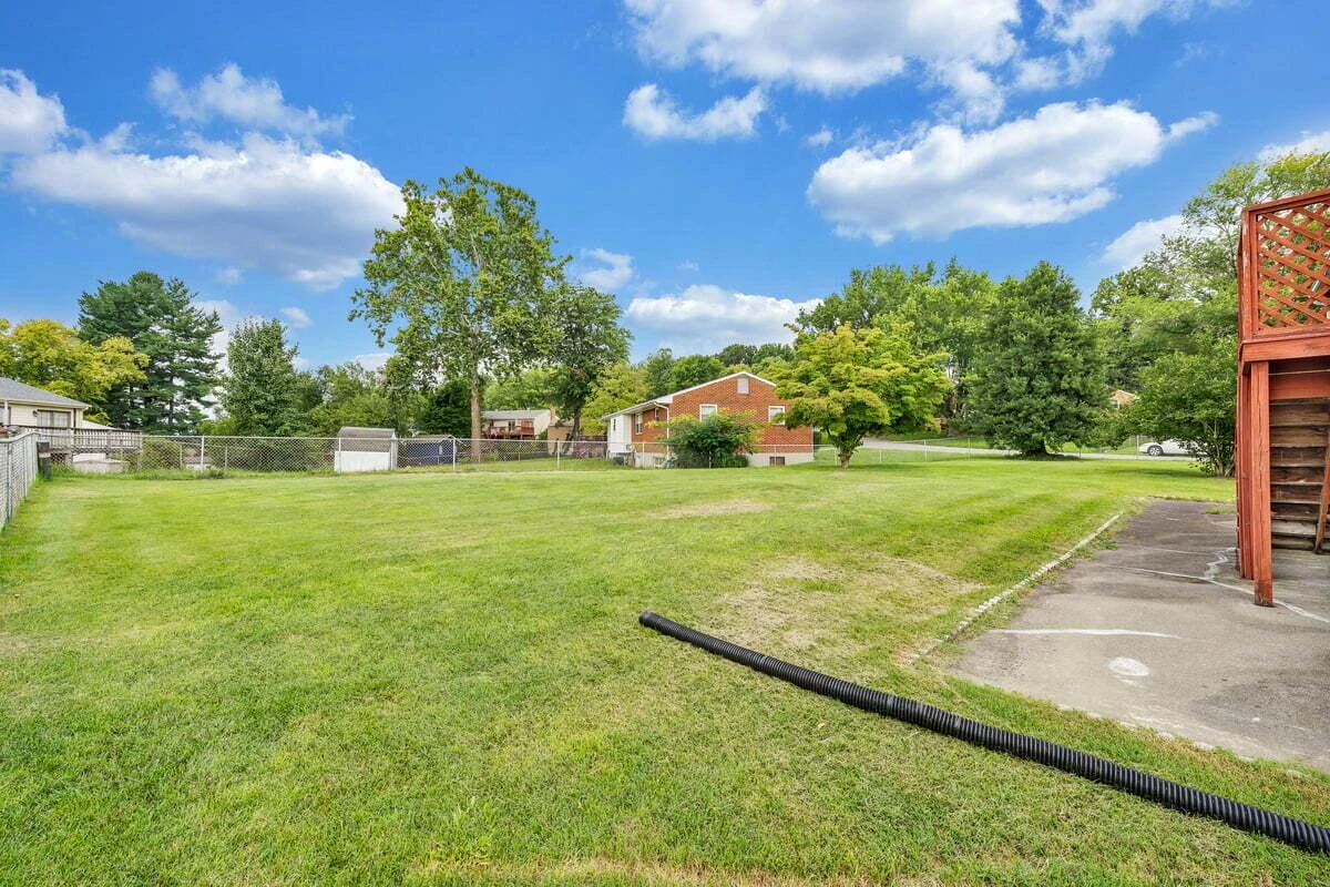 504 McGeorge DR - Photo 9