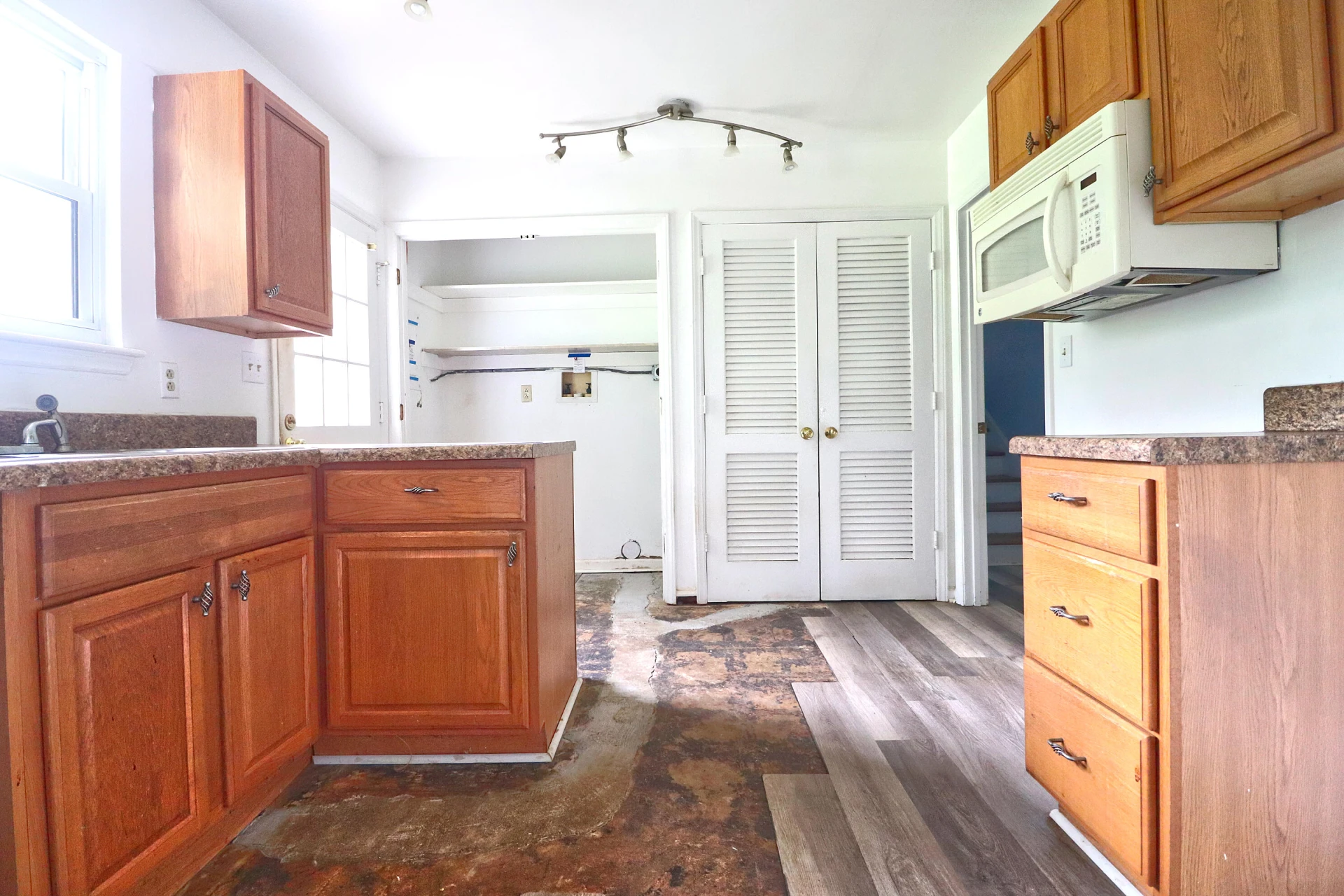 1611 Norris DR NW - Photo 8