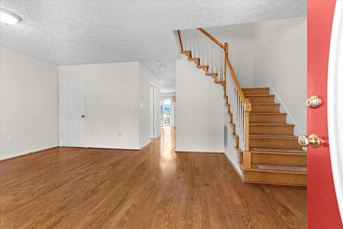 77 Pinnacle LN - Photo 2