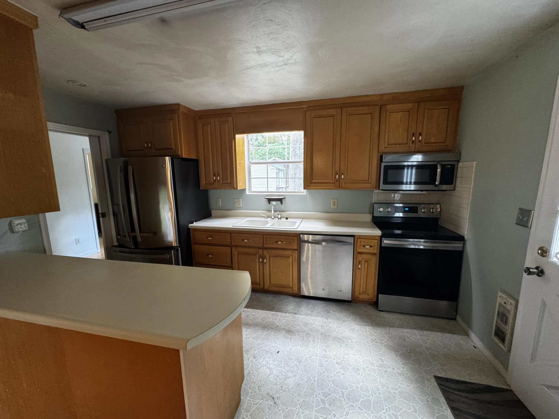 6613 Sylvan Brook RD - Photo 4