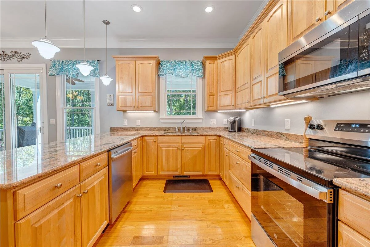 235 Waverly LN - Photo 30