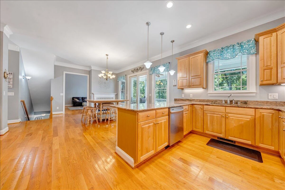 235 Waverly LN - Photo 32