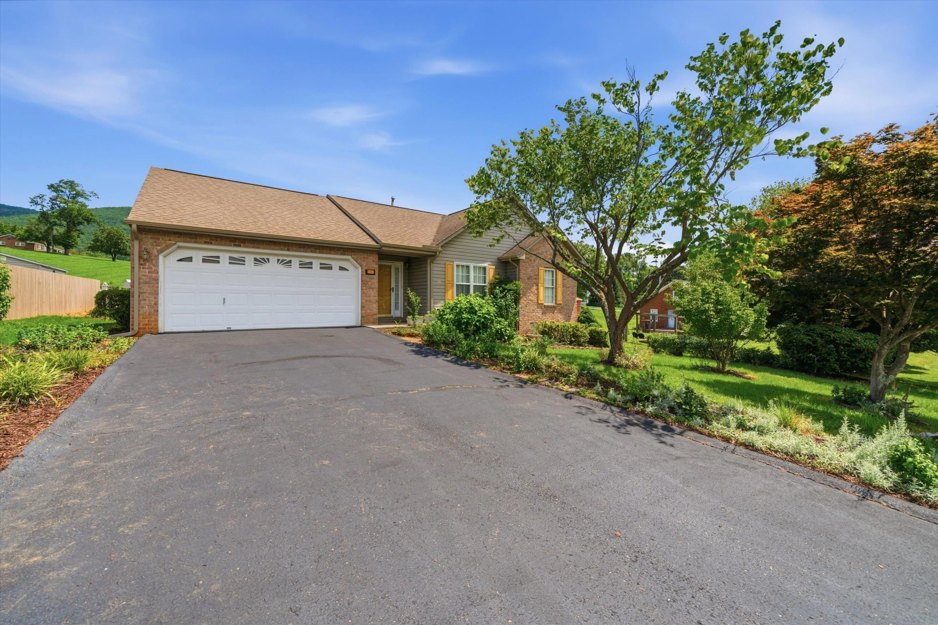 1315 Cedar Hill - Photo 3