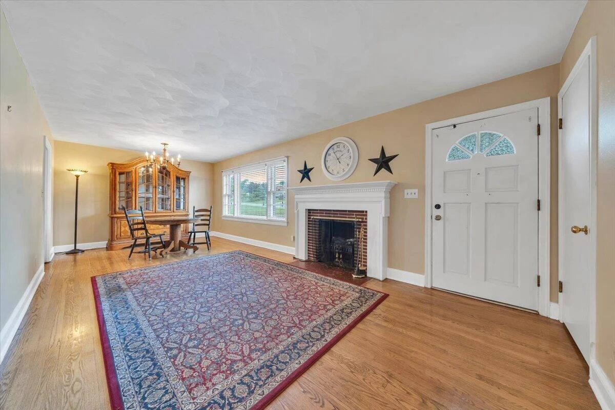 803 Chester AVE - Photo 4