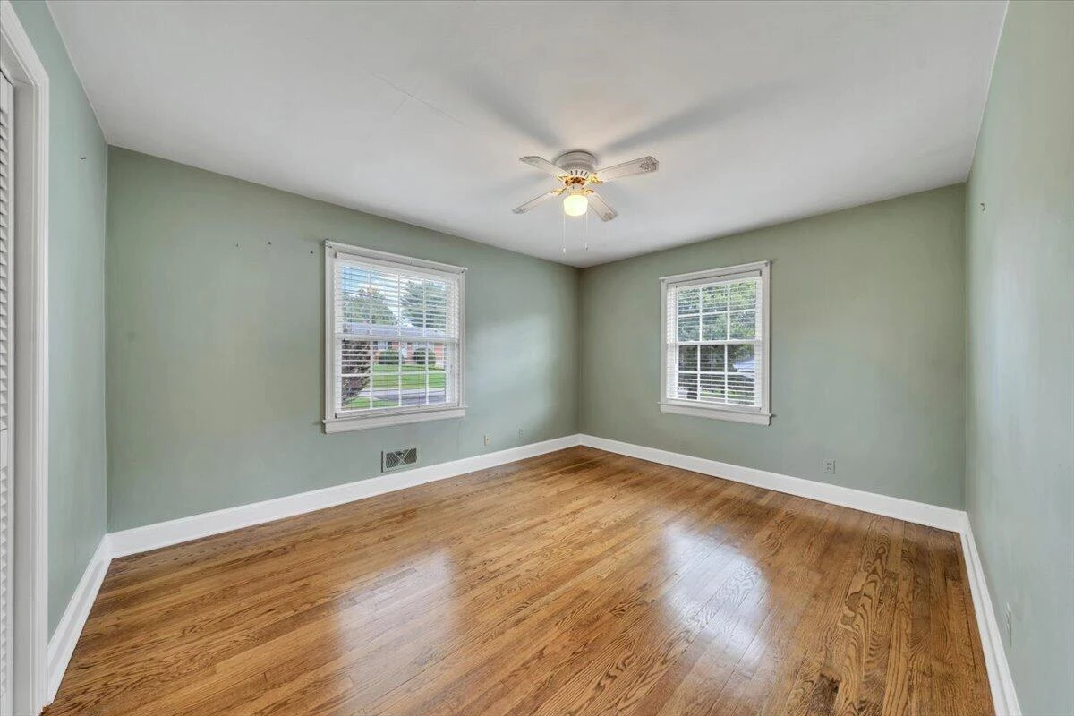 803 Chester AVE - Photo 12