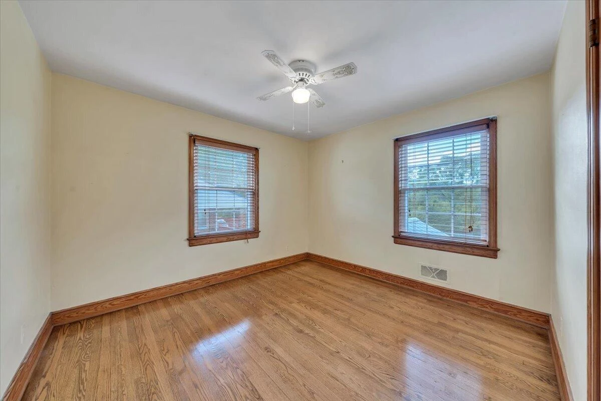 803 Chester AVE - Photo 13