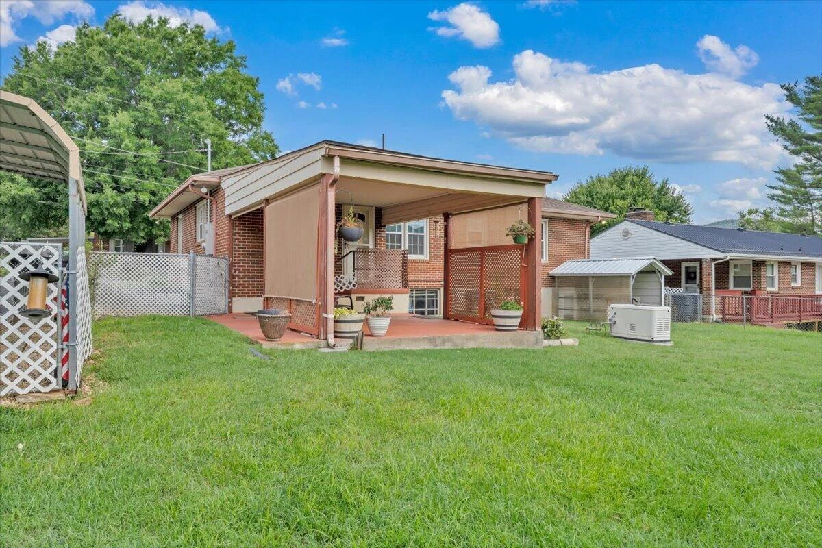 803 Chester AVE - Photo 21