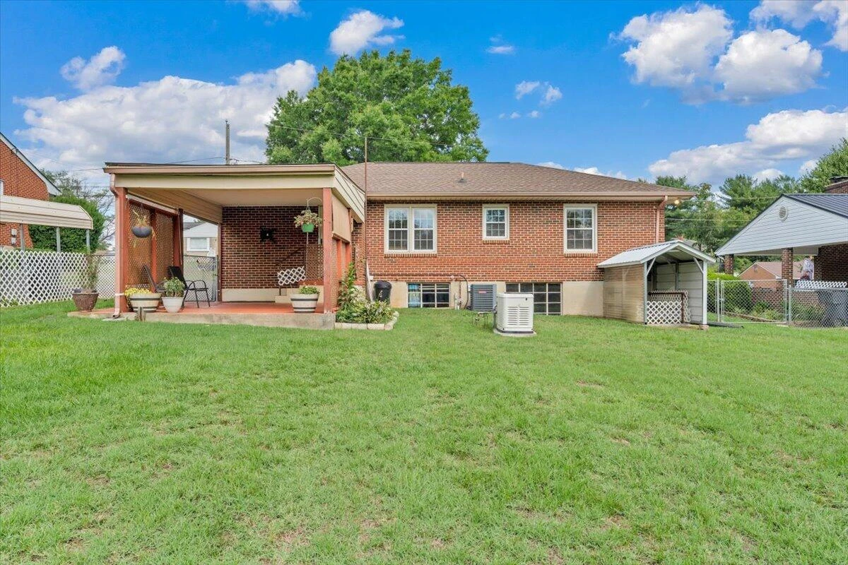803 Chester AVE - Photo 22