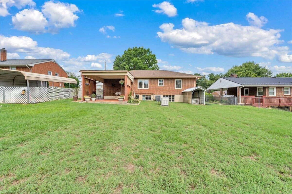 803 Chester AVE - Photo 23