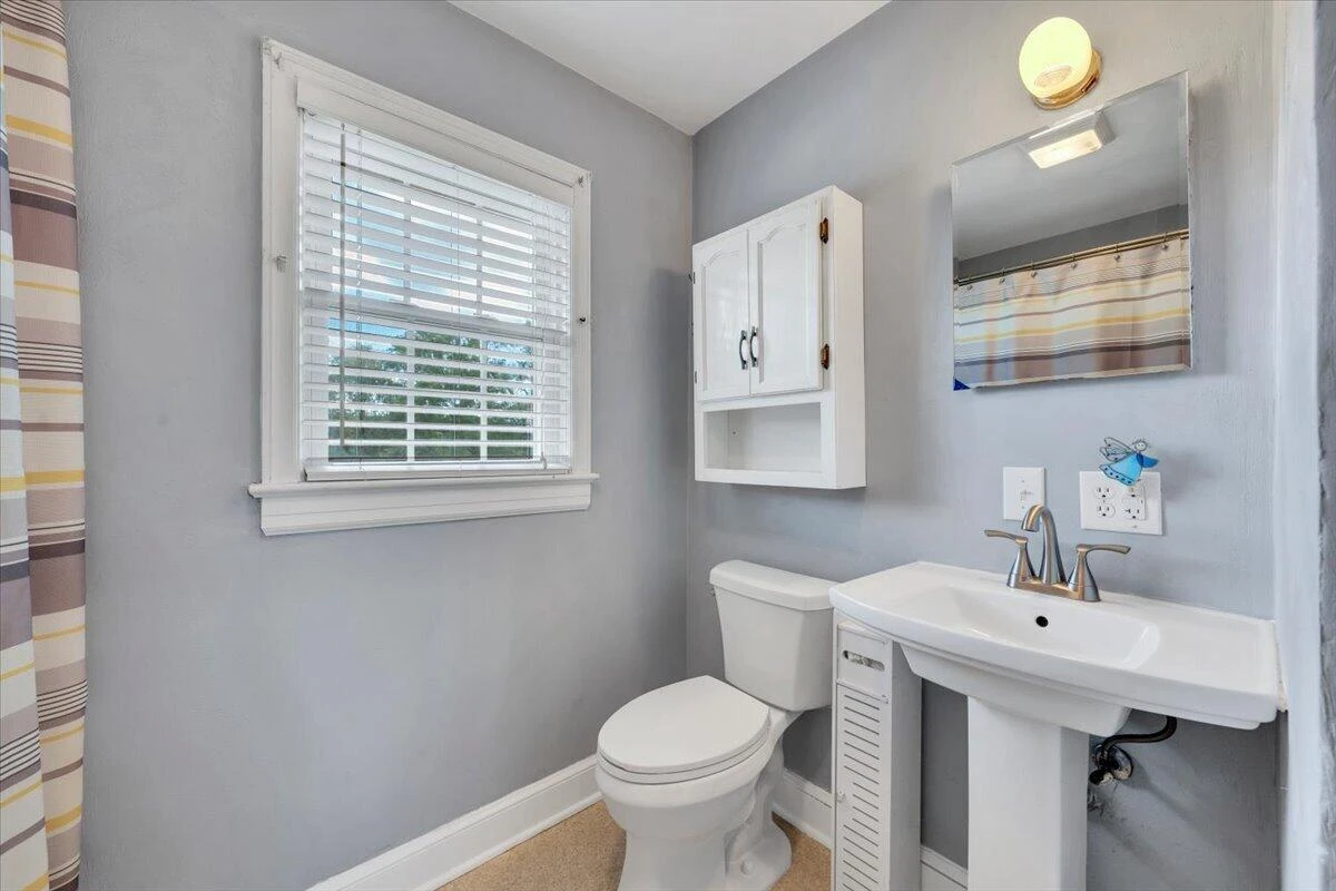 803 Chester AVE - Photo 15